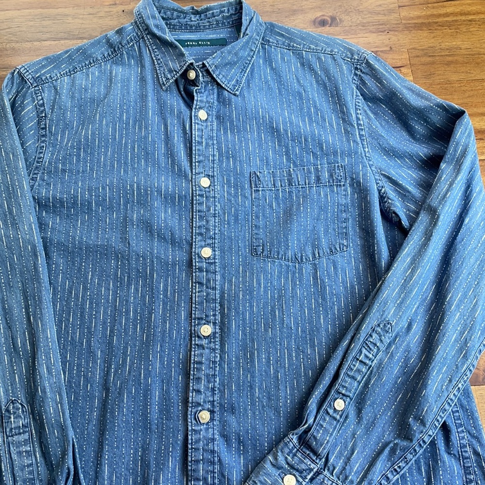 Nice button down - Picture 2 of 4